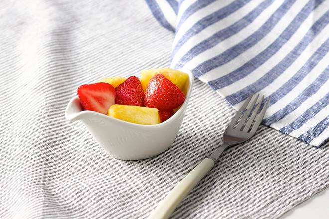 Order Fresh Seasonal Fruit food online from Cracker Barrel Old Country Store store, Somerset on bringmethat.com
