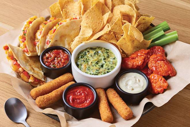 Order The Classic Combo food online from Applebee store, Greeley on bringmethat.com