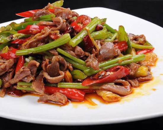 Order 小炒鸡胗️️ Sauteed Chicken Gizzards with Hot and Pepper food online from Min Chef store, Tustin on bringmethat.com