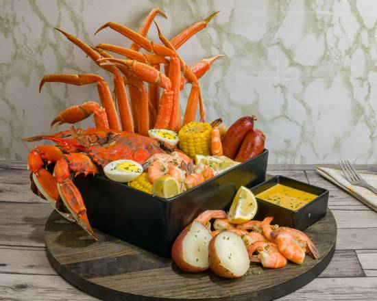 Order Omg King Platter food online from Omg Seafood To Go store, Houston on bringmethat.com
