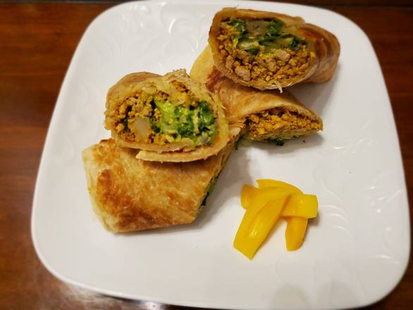 Order Chicken Keema Roll, Veggie, and Potato Chips food online from India's Flavor store, Glendale on bringmethat.com