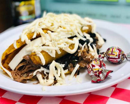 Order Pabellón Cachapa food online from Dale Arepa Bar & Healthy Bistro store, Miami on bringmethat.com