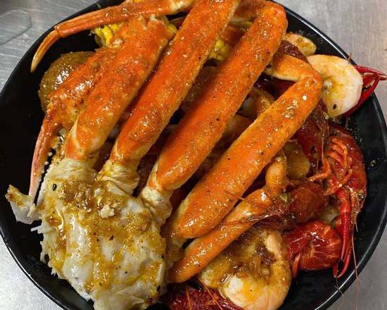Order Sc1. Seafood Combo food online from Captain King's Seafood City store, Memphis on bringmethat.com