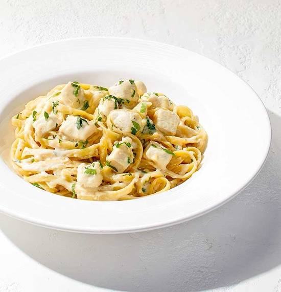 Order GARLIC CREAM FETTUCCINE food online from California Pizza Kitchen store, Kapolei on bringmethat.com
