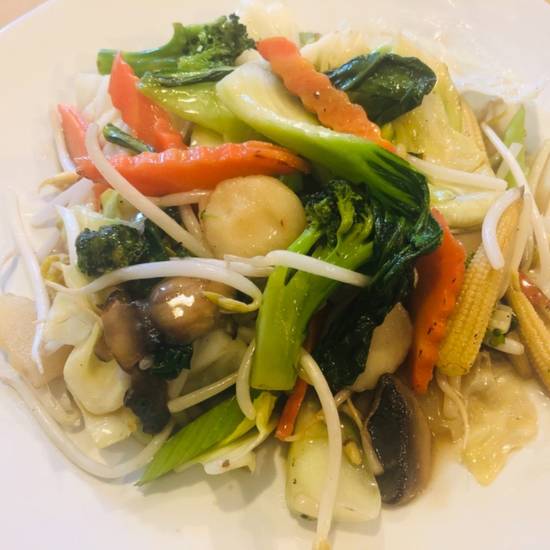 Order  43. Beverly Thai Vegetables food online from Hot Thai Restaurant store, Los Angeles on bringmethat.com