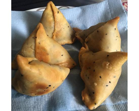 Order Vegetable Samosa food online from Tandoorish Indian Cuisine Restaurant store, Houston on bringmethat.com