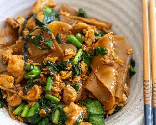 Order Pad See Ew  food online from Zabb Thai Kitchen store, Clarkstown on bringmethat.com