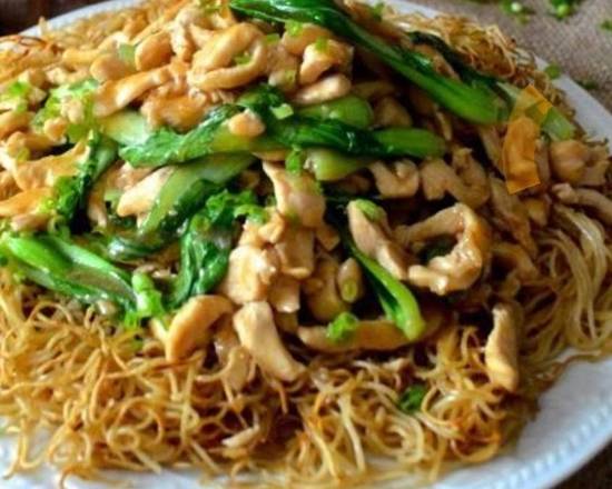 Order Chicken Pan Fried Noodles  food online from Hong Kong Alleys Kitchen store, Union Park on bringmethat.com
