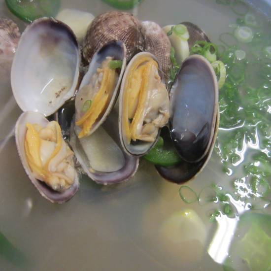 Order Clear Fresh Clam Soup food online from Kitchen Sooda store, Los Angeles on bringmethat.com