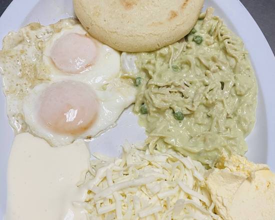 Order Desayuno Caraqueño food online from Arepa One store, Hialeah on bringmethat.com