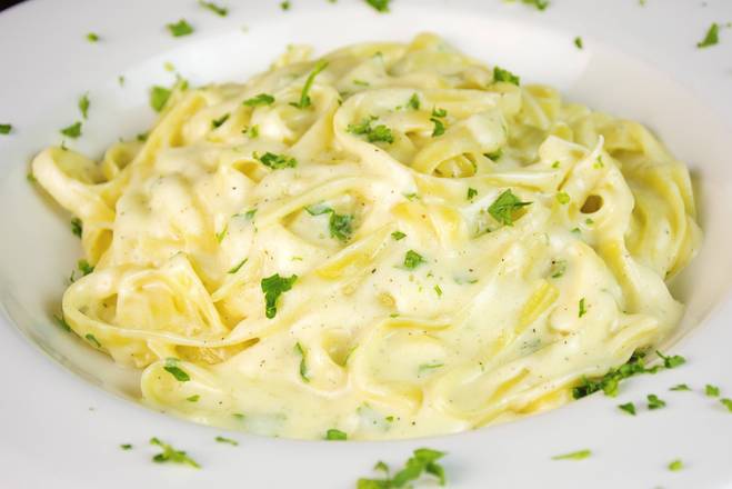 Order Fettuccine Alfredo food online from Eddie's Italian Eatery store, Claremont on bringmethat.com