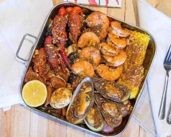 Order Hungry Special Combo 4 food online from Hungry Crab Juicy Seafood store, Largo on bringmethat.com