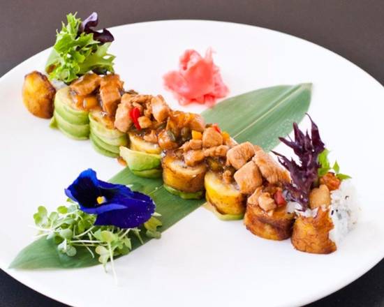 Order La Chapiadora Roll food online from Mamasushi store, Passaic on bringmethat.com