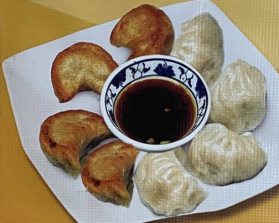 Order Dumplings food online from Red Apple Chinese Restaurant store, Harahan on bringmethat.com