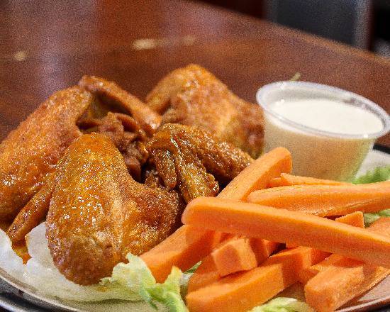 Order Five Pieces Whole Wings food online from D'Bo's Buffalo Wings N' Things store, Memphis on bringmethat.com