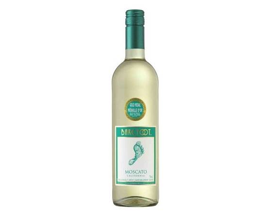 Order Barefoot Moscato 750 ML food online from Circle K store, Simi Valley on bringmethat.com