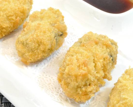 Order Fried Oysters (4 pcs) food online from Sushi Taku store, Chicago on bringmethat.com