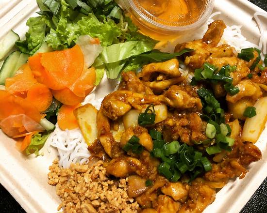 Order E1 Lemongrass chicken with vermicelli  food online from The Ripple Of Smiles store, Honolulu on bringmethat.com