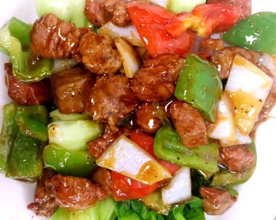 Order 246.Diced Filet Mignon with Mushroom and Green and Red Pepper 中式牛柳 food online from China Chalet store, Florham Park on bringmethat.com