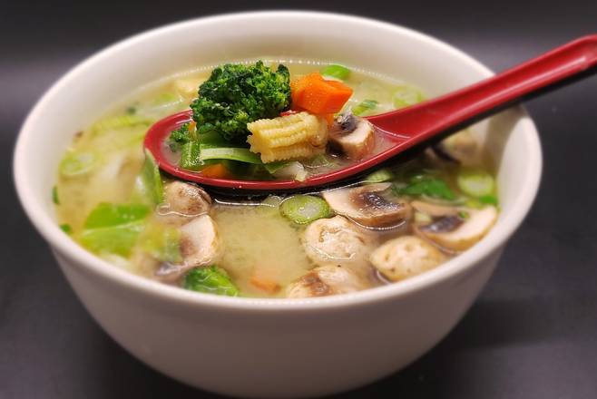 Order Vegetable Miso Soup(16oz) food online from Siam Rice store, Miami on bringmethat.com