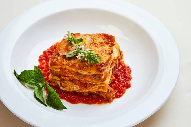 Order Classic Lasagna Bolognese food online from Caffe Abbracci store, Miami on bringmethat.com