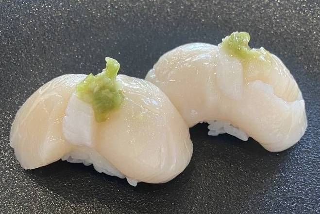 Order Hot Wasabi Scallop Nigiri food online from Yu-n-mi store, Beverly Hills on bringmethat.com