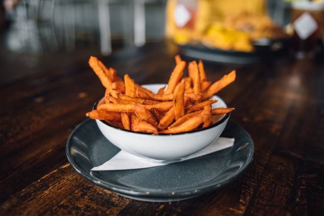 Order Sweet Potato Fries food online from Walk-On Sports Bistreaux store, Tallahassee on bringmethat.com