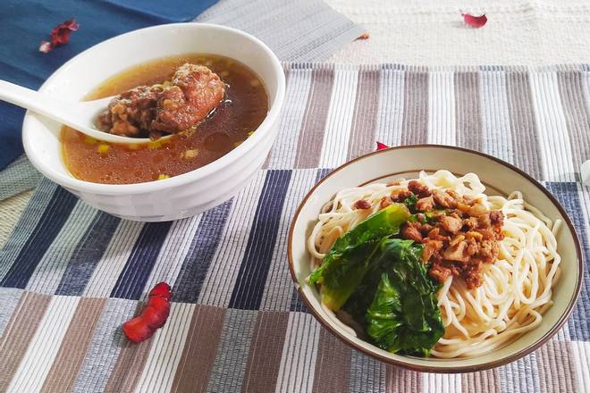 名辰牛肉麵