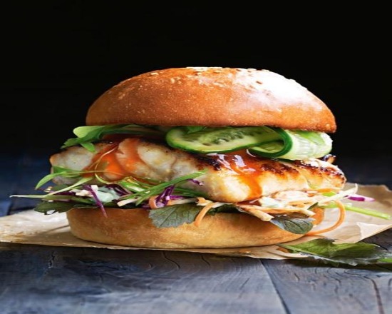 Burger Fish and Cheese / Frites maison