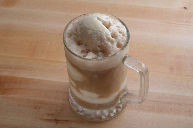 Order Large Root Beer Float food online from Brent Deli store, Westlake Village on bringmethat.com