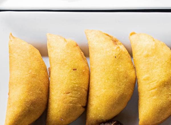 Order Empanadas Carne food online from La Parrilla Latin Food Llc store, Chicago on bringmethat.com