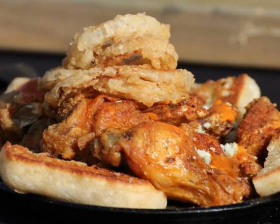 Order Blackened Gorgonzola Wings food online from Tarpon Tavern store, Tarpon Springs on bringmethat.com