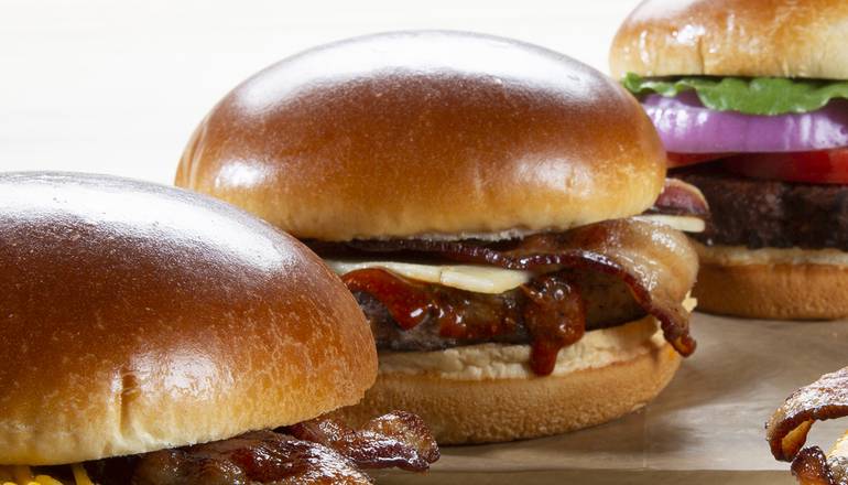Order Ragin Cajun Burger food online from Wing Zone store, Jacksonville on bringmethat.com
