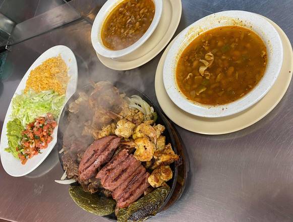 Order Mixed Parrillada (For 2) food online from Taqueria Puro Jalisco store, Pasadena on bringmethat.com