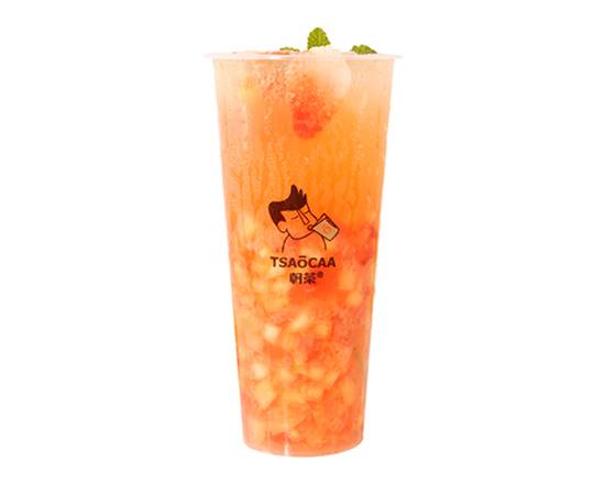 Order Peach Green Tea w. Nata Jelly food online from Tsaocaa store, Philadelphia on bringmethat.com