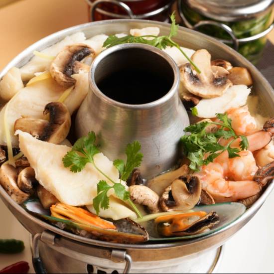 Order 14. Seafood Soup ￼	 food online from Hot Thai Restaurant store, Los Angeles on bringmethat.com