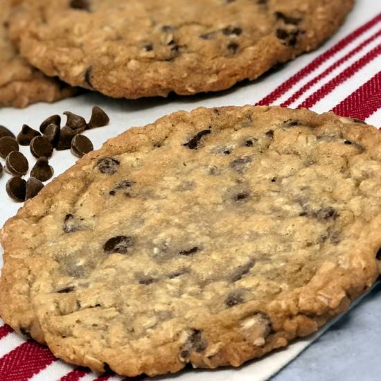 Order Big Cookie Oatmeal Chocolate Cookie food online from Little Lois Cafe store, Salem on bringmethat.com