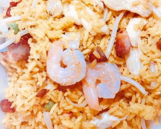 Order House Special Fried Rice food online from New Golden House store, Philadelphia on bringmethat.com