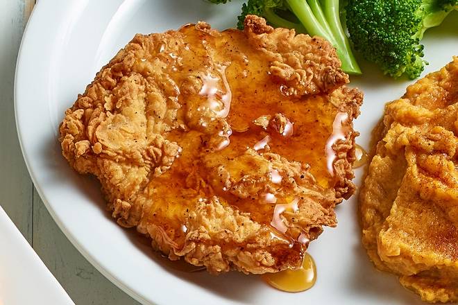 Order Honey-Drizzled Southern Fried Chicken Family-Style Meal food online from Underground Chuck'S store, Goodlettsville on bringmethat.com
