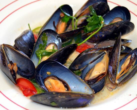 Order Saute Mussel food online from Spaghetto store, Davie on bringmethat.com