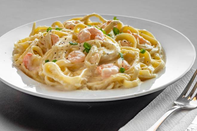 Order Fettucini Alfredo Pasta food online from Pizza Bayern store, Los Angeles on bringmethat.com