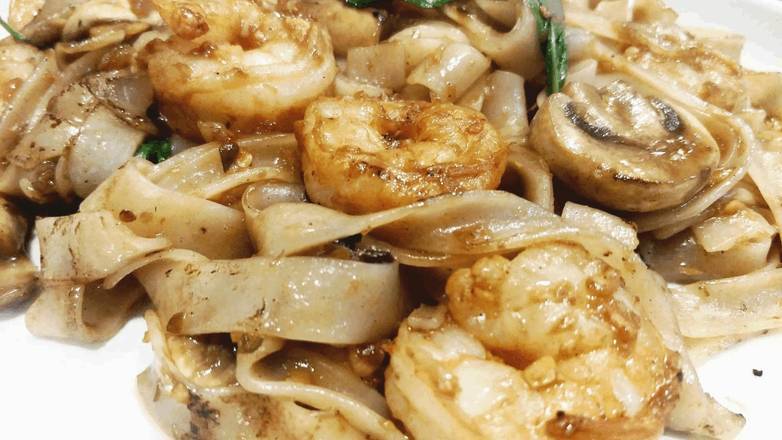 Order F5 Spicy Pad Kee Mao (Drunken Noodle)*** food online from Madam Mam's store, Bee Cave on bringmethat.com