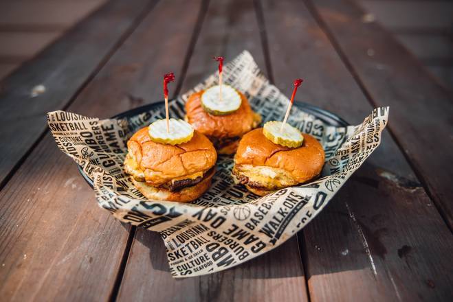 Order Cheeseburger Sliders food online from Walk-On Sports Bistreaux store, Tallahassee on bringmethat.com