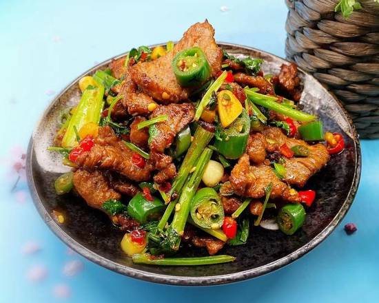 Order 湘西剁椒羊肉️️️ celery lamb w/chopped pepper sauce food online from Fashion Wok store, Sunnyvale on bringmethat.com
