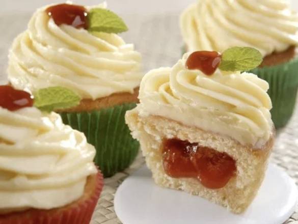 Order Romeu & Julieta ( Guava & Cheese) Cupcskes food online from Raffa’s Cupcakes store, Miami on bringmethat.com