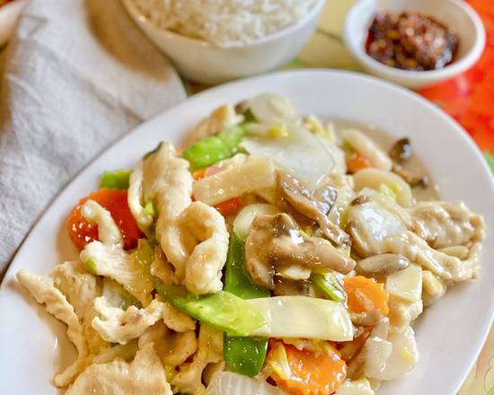 Order C11. Moo Goo Gai Pan food online from Din Ho Chinese BBQ store, Austin on bringmethat.com