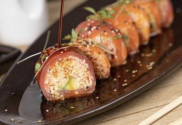 Order Colores Roll food online from Bunny Sushi Gastrobar store, Miami on bringmethat.com