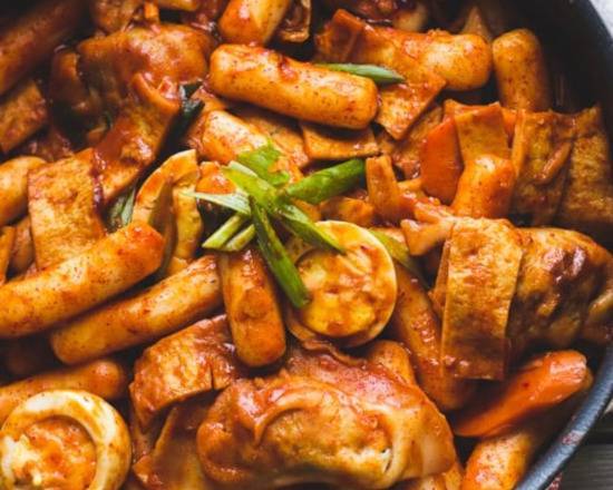 Order Ttekkbokki with dumplings food online from Gangnam Korean Restaurant store, Jacksonville on bringmethat.com