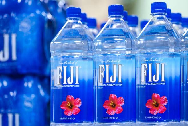 Order Dasani Water (1 lt) food online from Cappone's Chocolate Cake store, San Francisco on bringmethat.com