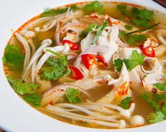 Order Tom Yum Chicken food online from Green Bamboo Noodle House store, Cordova on bringmethat.com